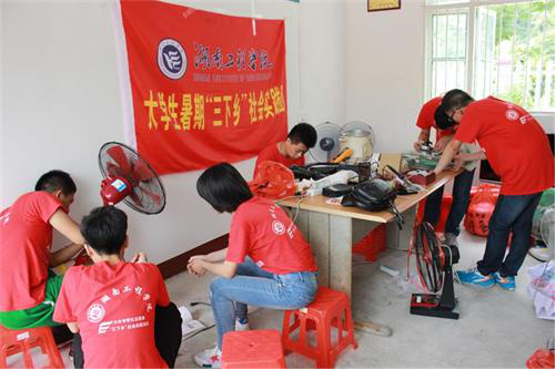 taptap点点体育“三下乡”团队助力太阳山村精准扶贫